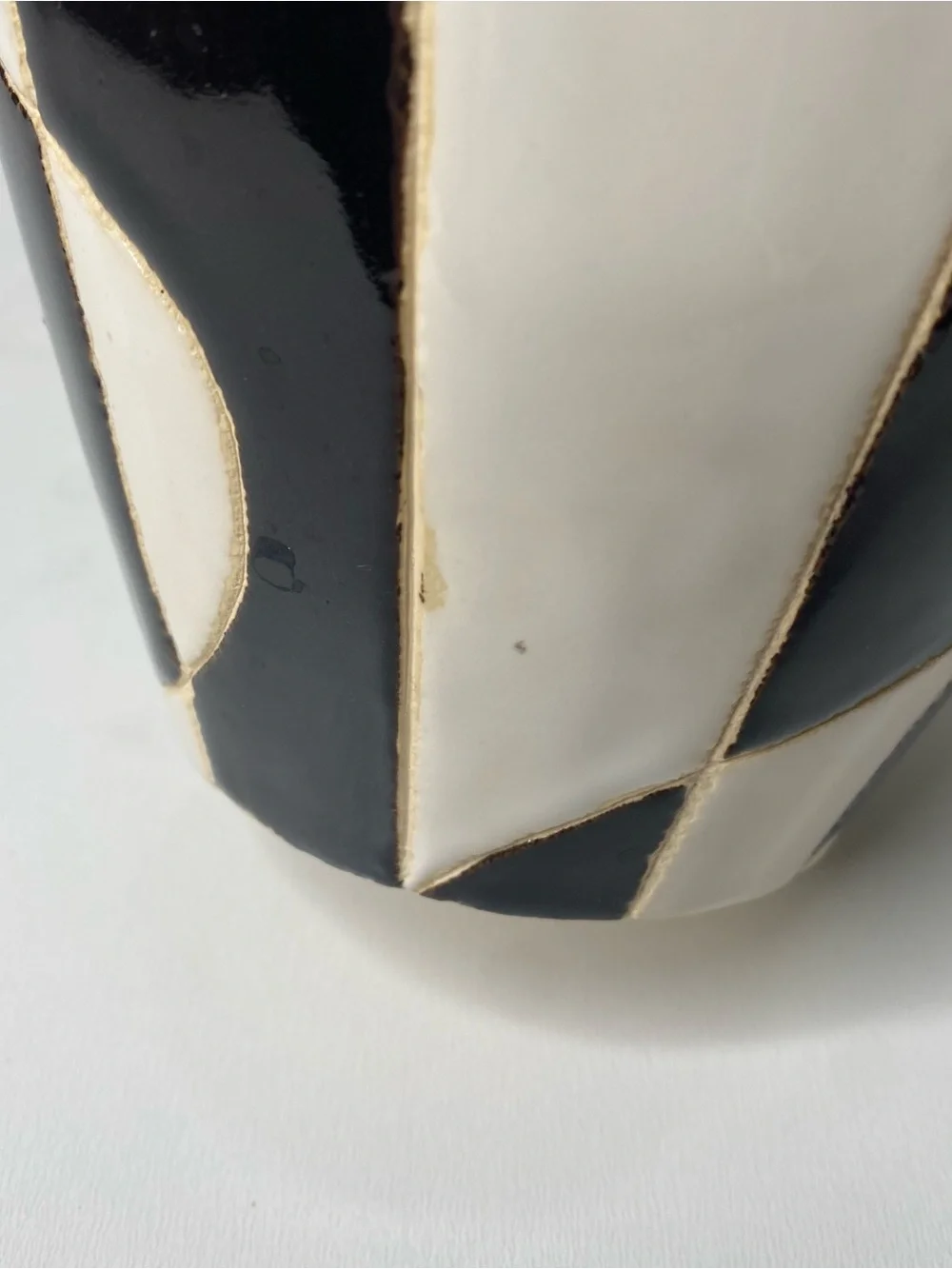 Vintage Mid-century Modern Black and White Ceramic Geometric Vase - Picture 14 of 16